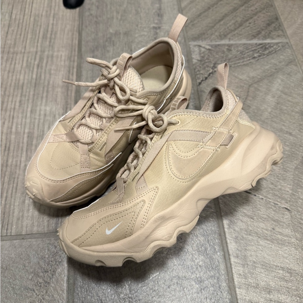 Nike Women's Beige Sneakers